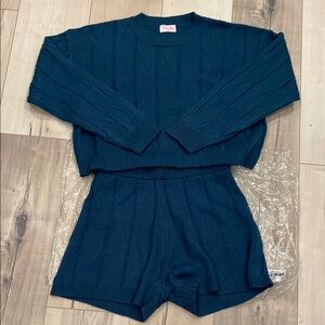 NWT Pink Lily Cropped Sweater and Short Set, size Small